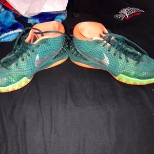 Nike Kyrie 1 Venus Fly Trap